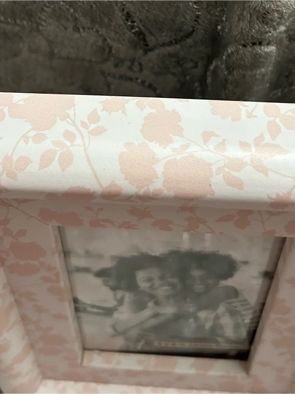 NWT New View Gifts, Pink Floral 4x6”, Resin Picture Frame
